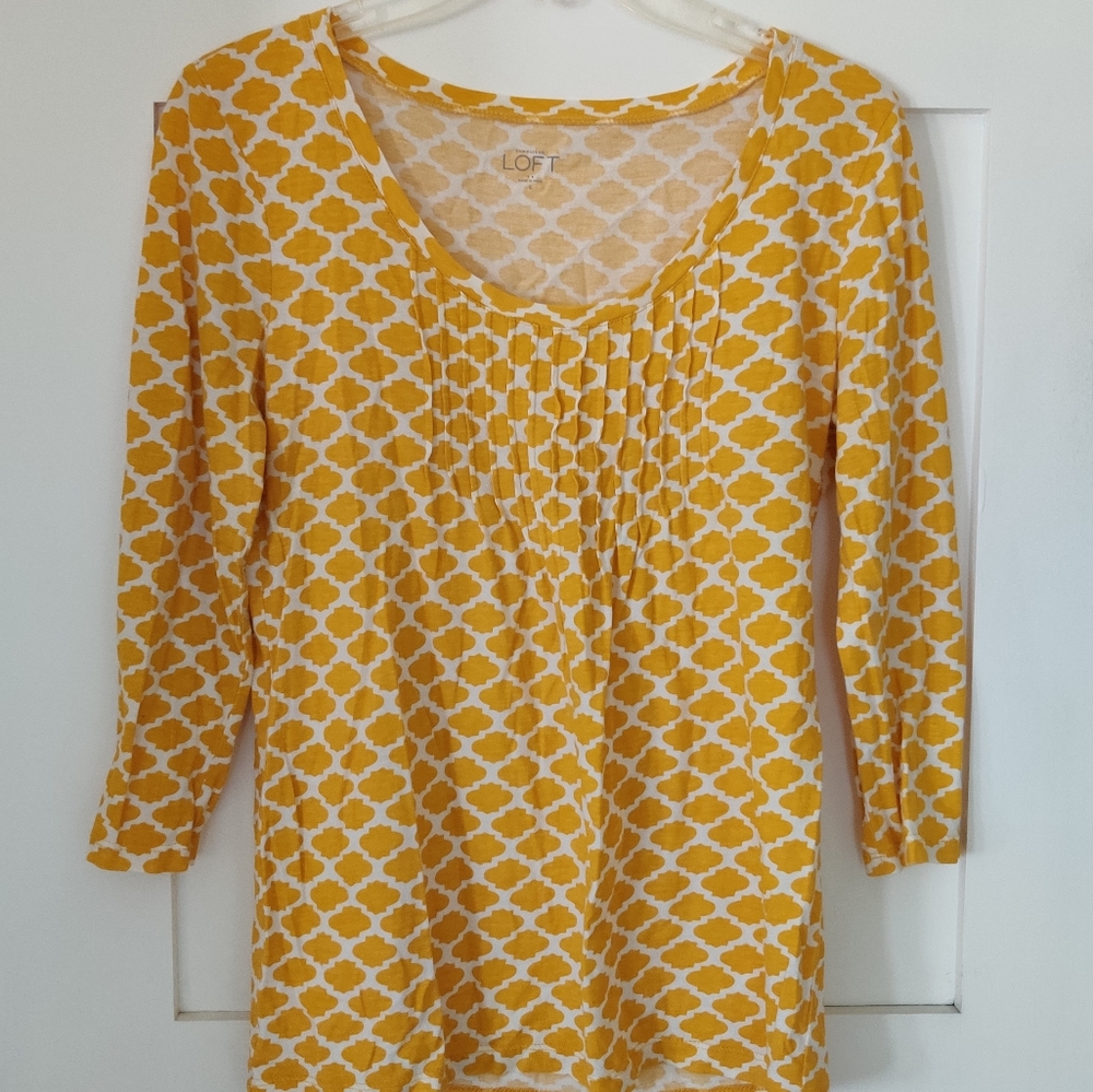 3/4 sleeve, scoop neck jersey shirt
